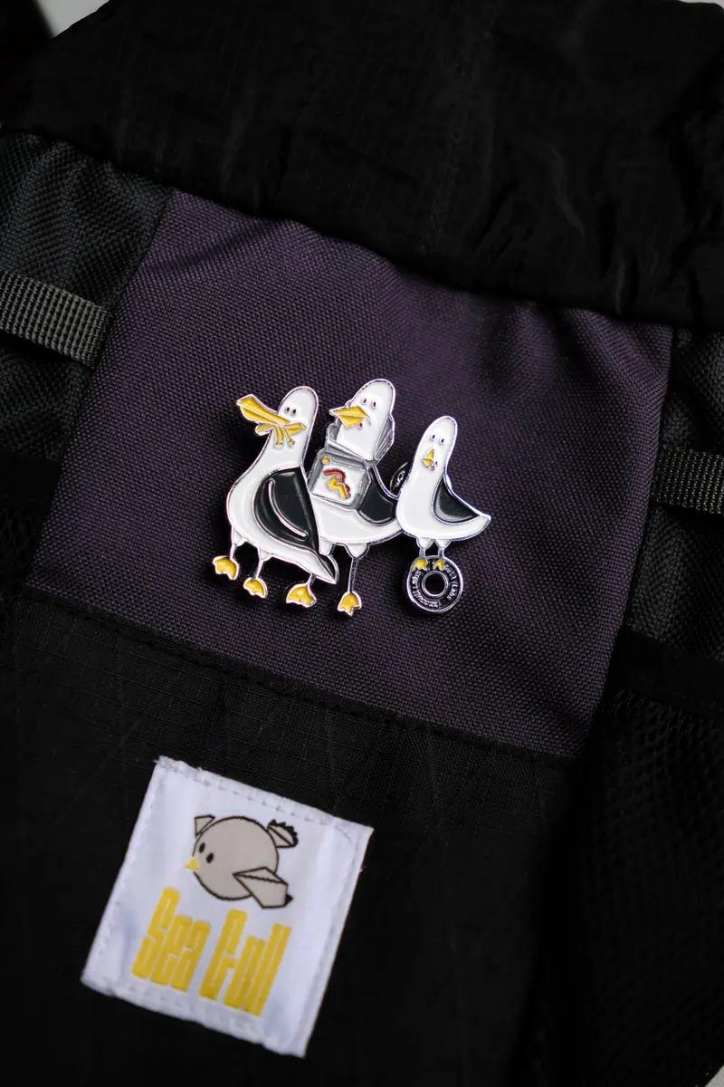 Three Seagulls Pin