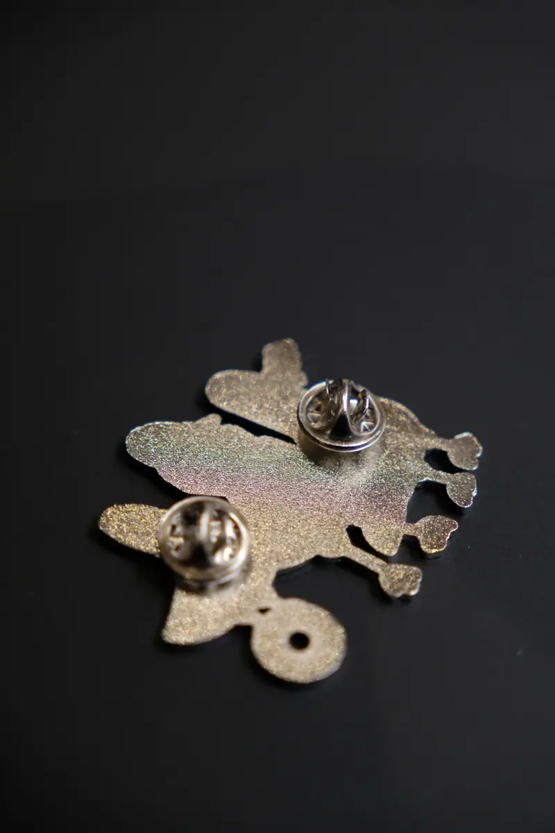 Three Seagulls Pin